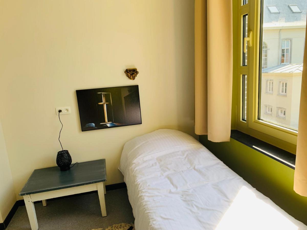 De Lotuspoort Met Mihr'S B&B In De Abdij Van Bornem Exteriör bild